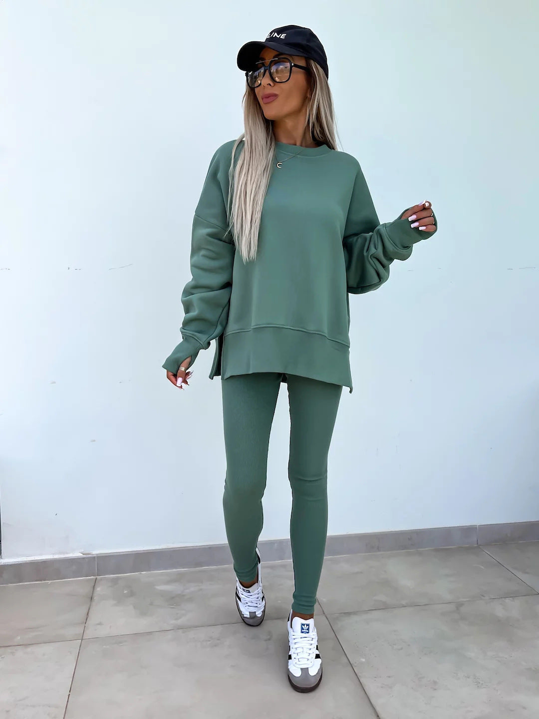 Loose Sleeve Crewneck